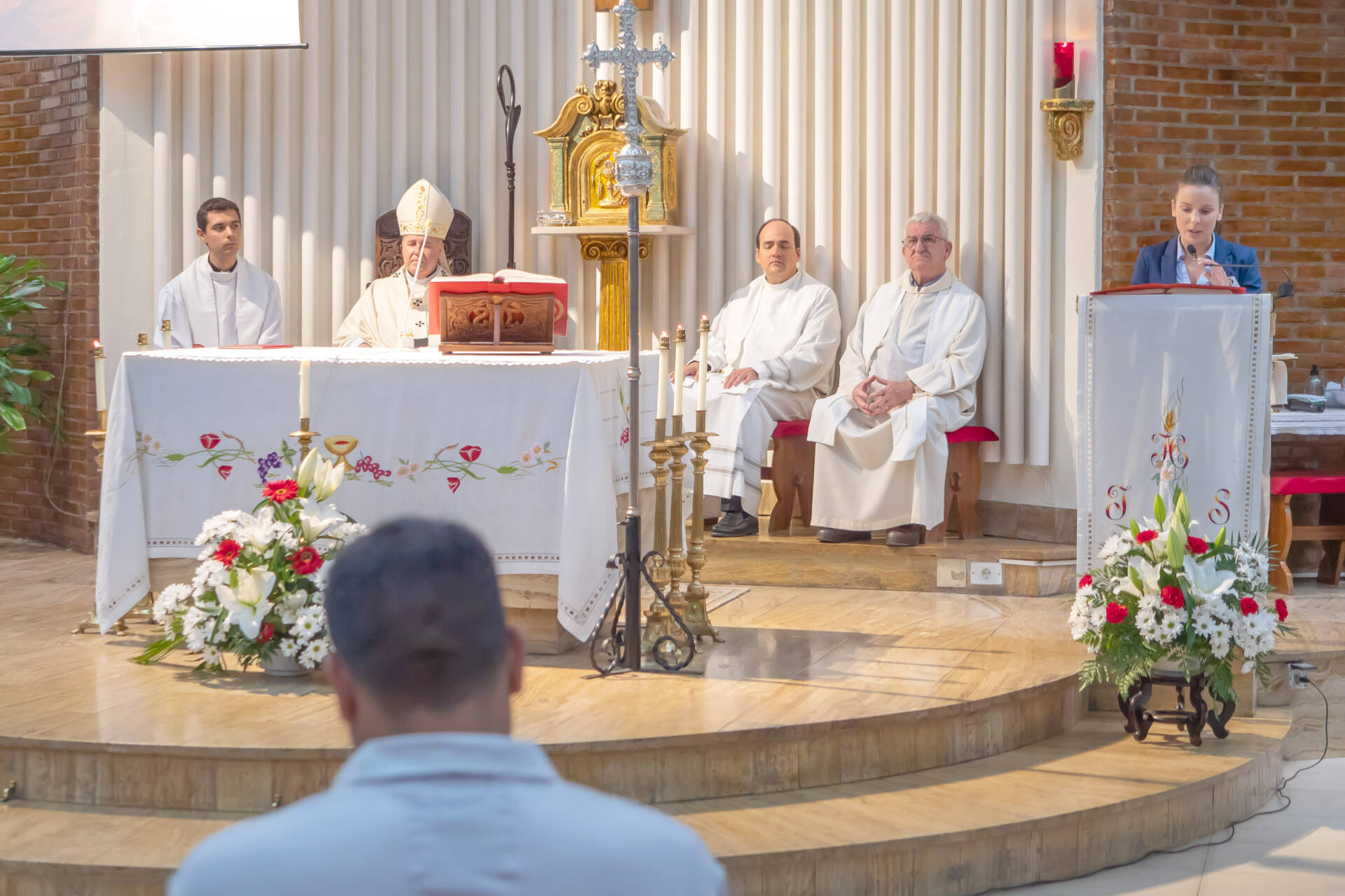 Once jóvenes reciben la confirmación en Miranda de Ebro 3 _1057062