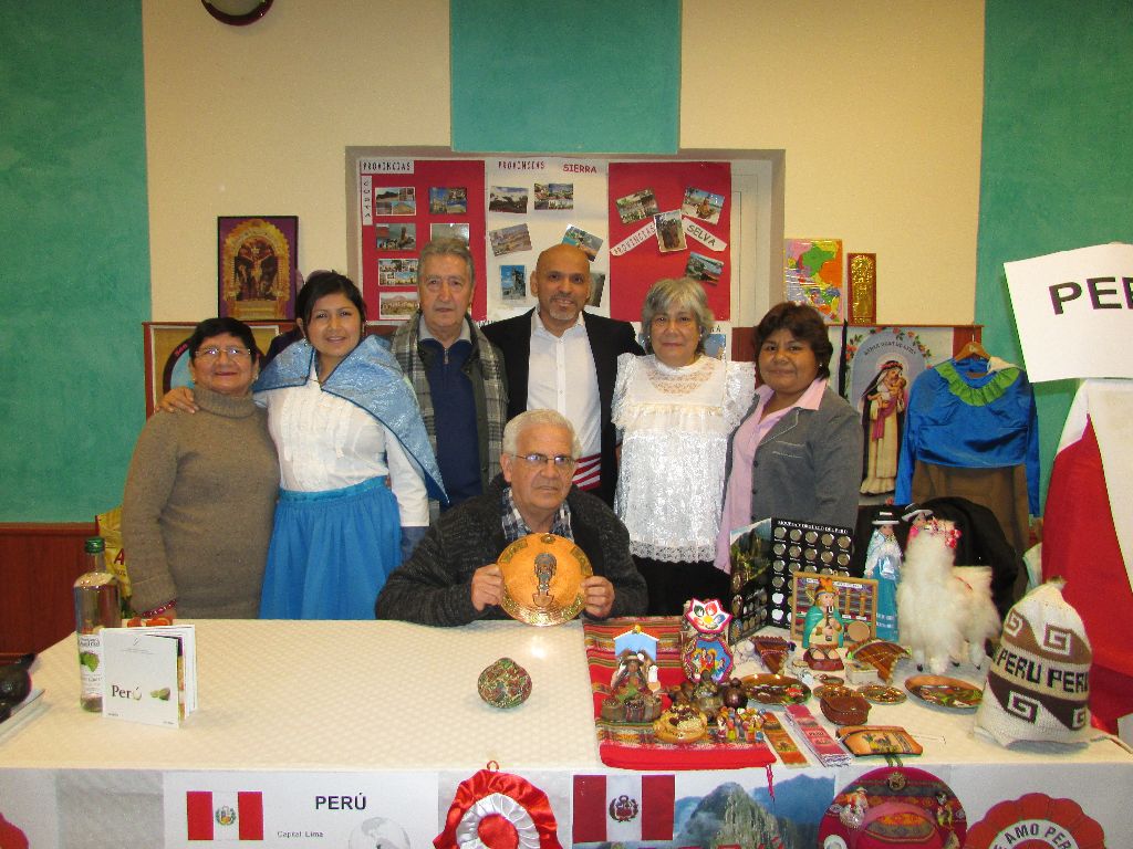 El polideportivo de los Jesuitas acoge el encuentro de las naciones 2 2015-01-16-16.51.34.jpg
