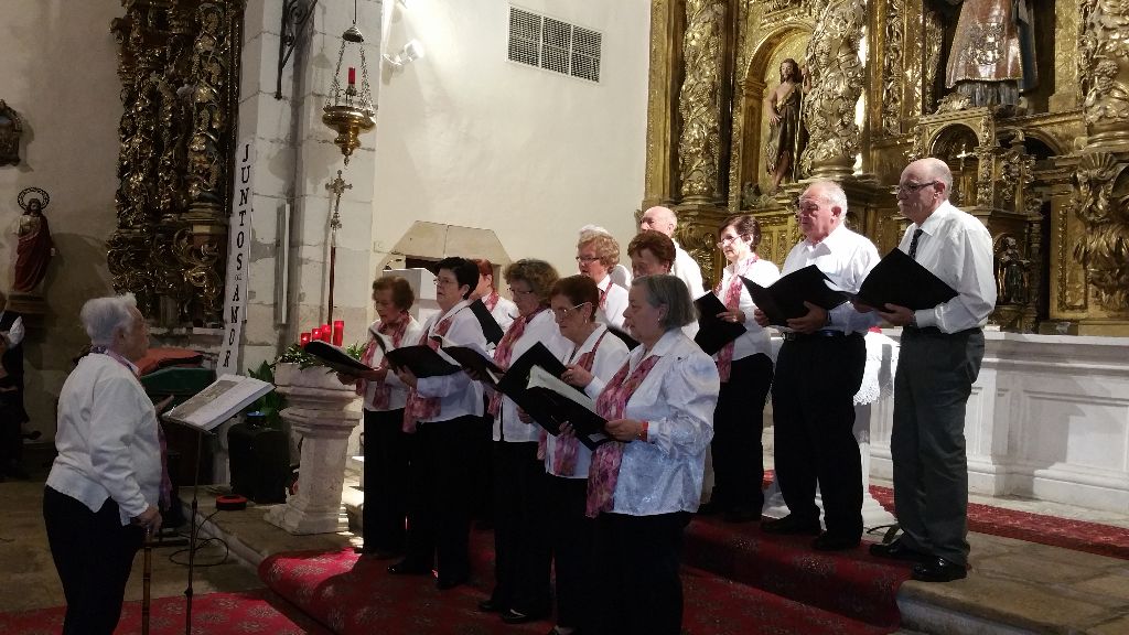 La parroquia de Trespaderne acoge el festival de villancicos del arciprestazgo de Medina 4 20151213_183550.jpg