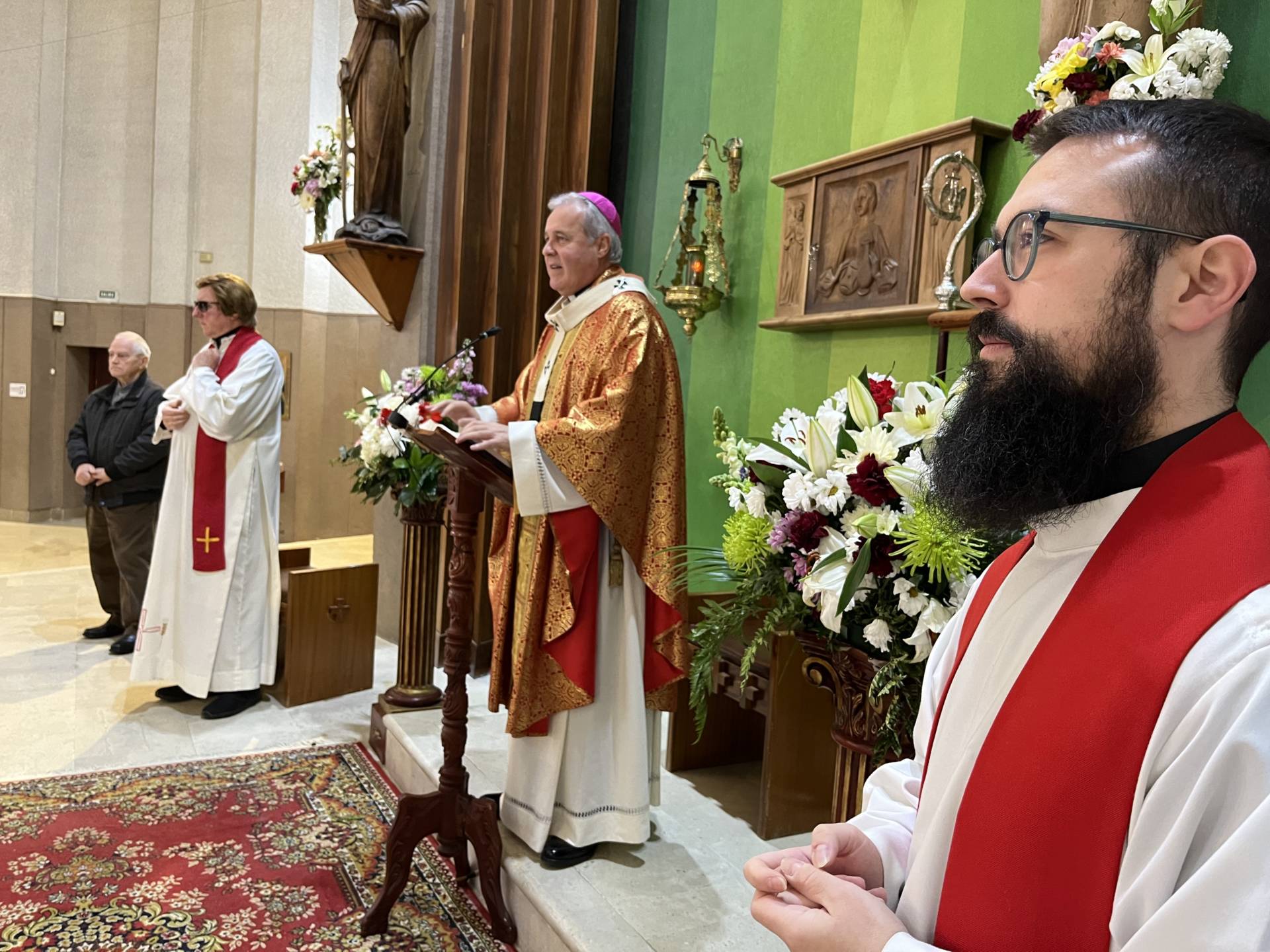 Mons. Iceta prosigue su visita a Gamonal en la parroquia de San Pablo 2 Mons. Iceta prosigue su visita a Gamonal en la parroquia de San Pablo