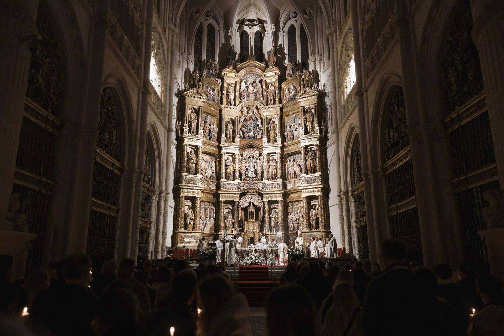 La archidiócesis de Burgos recibe el Sello de Calidad y Transparencia Infoparticipa 1 20250419 vigilia catedral de burgos rodrigomenaruiz 0029