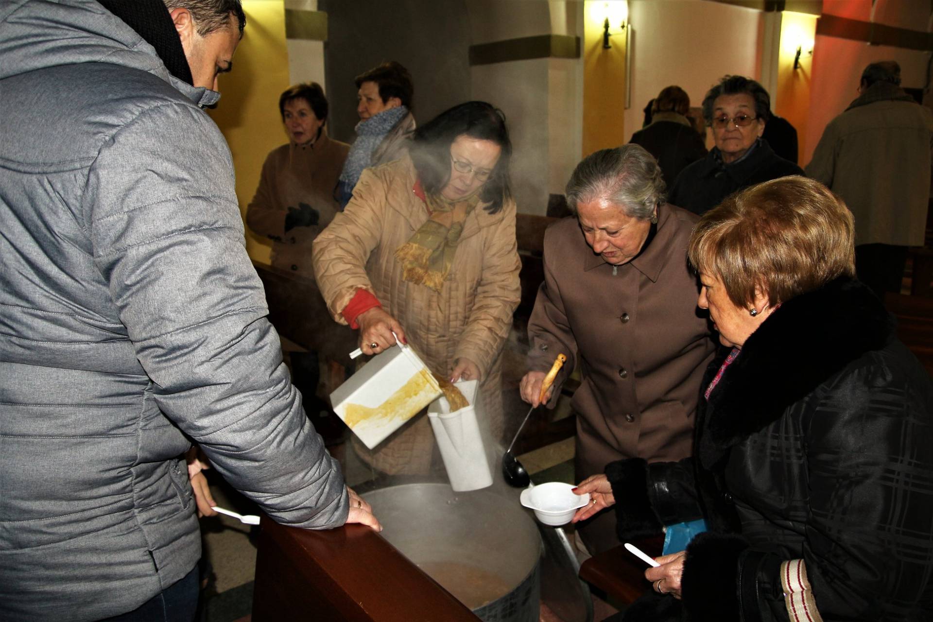Cena del hambre en Gamonal y sopa solidaria en Lerma para apoyar a Manos Unidas 1 27709723_484203685309408_3670606441113210563_o