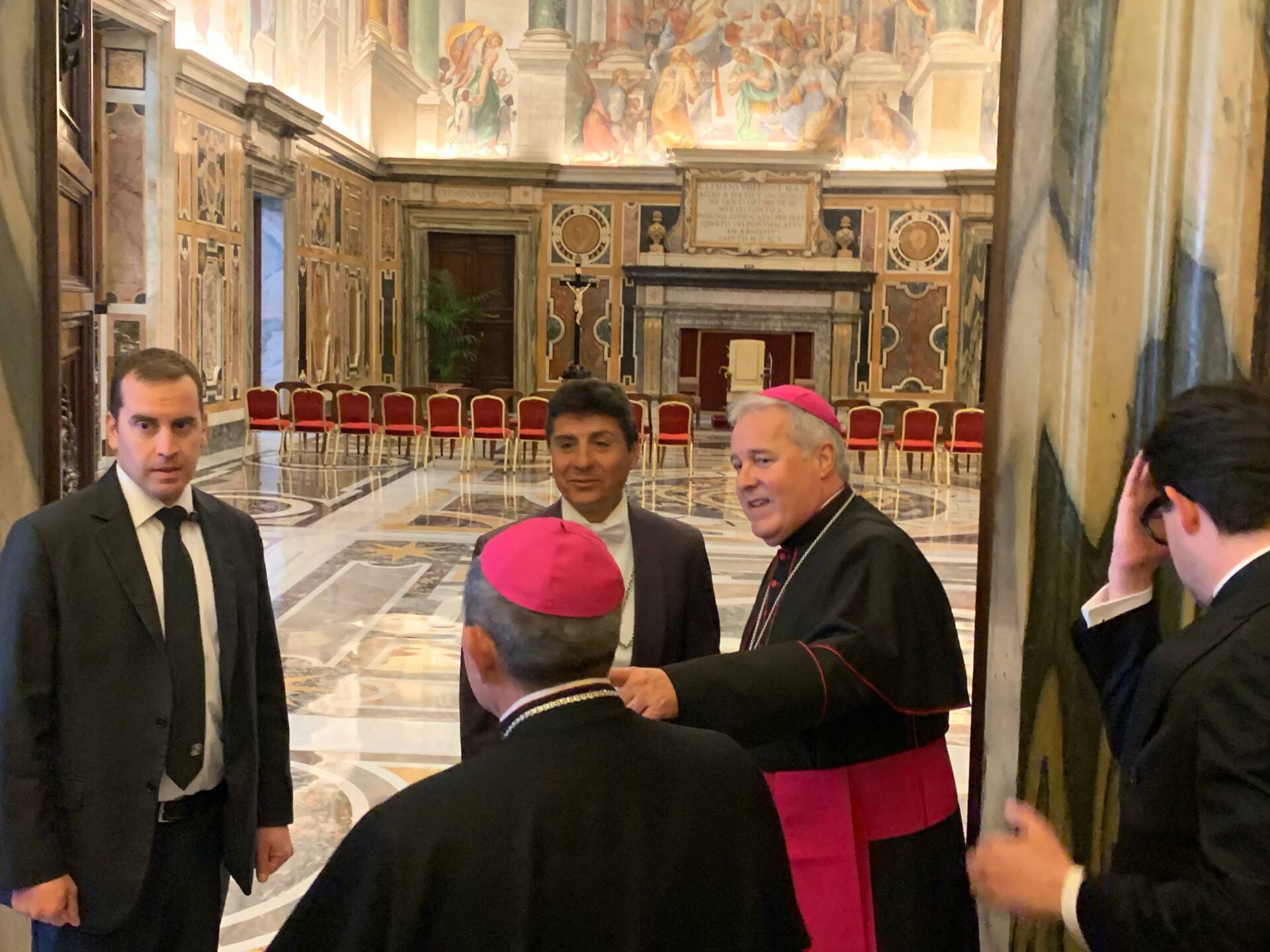 El Papa, a la comunidad del seminario de Burgos: «Jesús te quiere en esta tierra vaciada para llenarla de Dios» 3 2d94c7b9-552c-4a5c-a51f-4695f1e3c63f