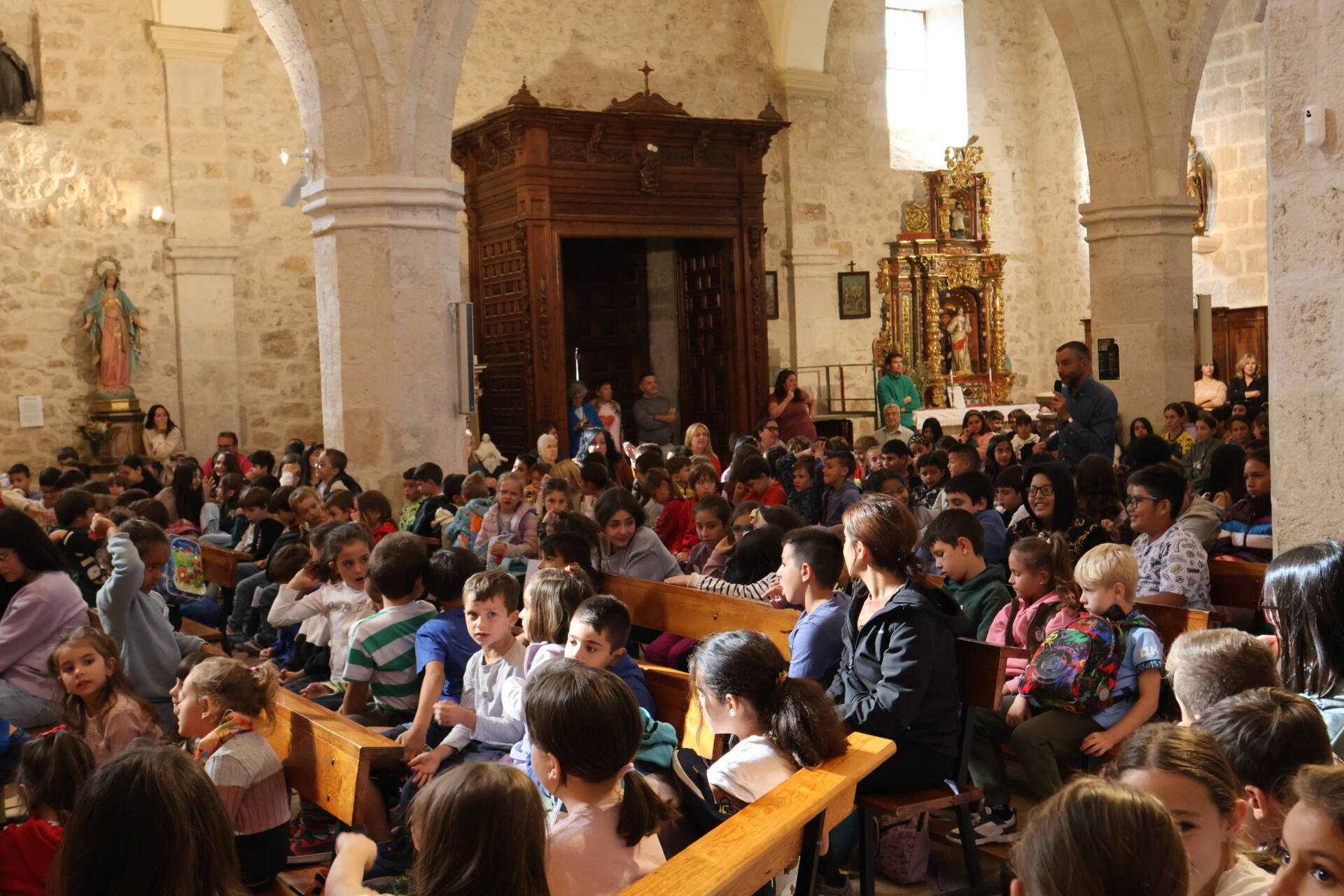 Más de 450 escolares disfrutan y aprenden del órgano de Vadocondes 6 450-escolares-órgano-vadocondes_00005