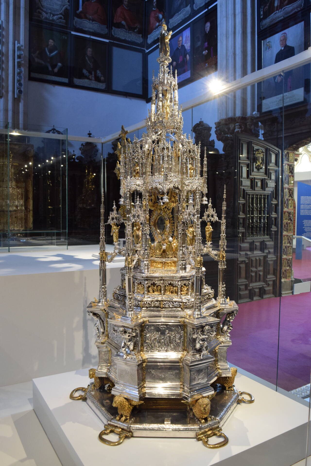 La Catedral de Burgos es ya «Lux» de esperanza 8 edades del hombre custodia zamora