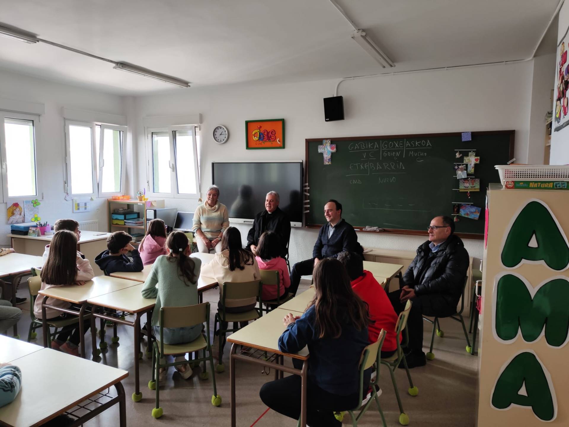El arzobispo prosigue su visita a Gamonal en Capiscol, La Ventilla y Castañares 5 El arzobispo prosigue su visita pastoral a Gamonal en Capiscol