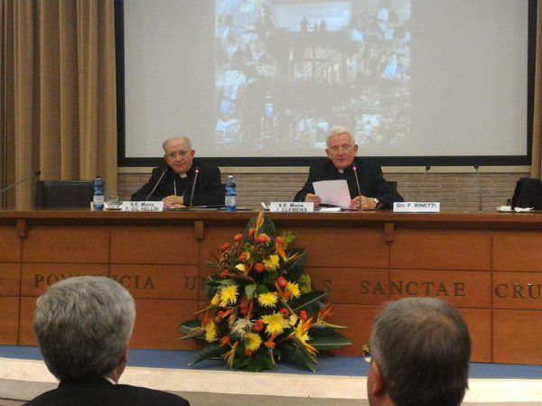 Francisco Gil Hellín presenta en Roma sus últimas publicaciones sobre el Vaticano II 5 CTd6EoXWsAEfI2W.jpg