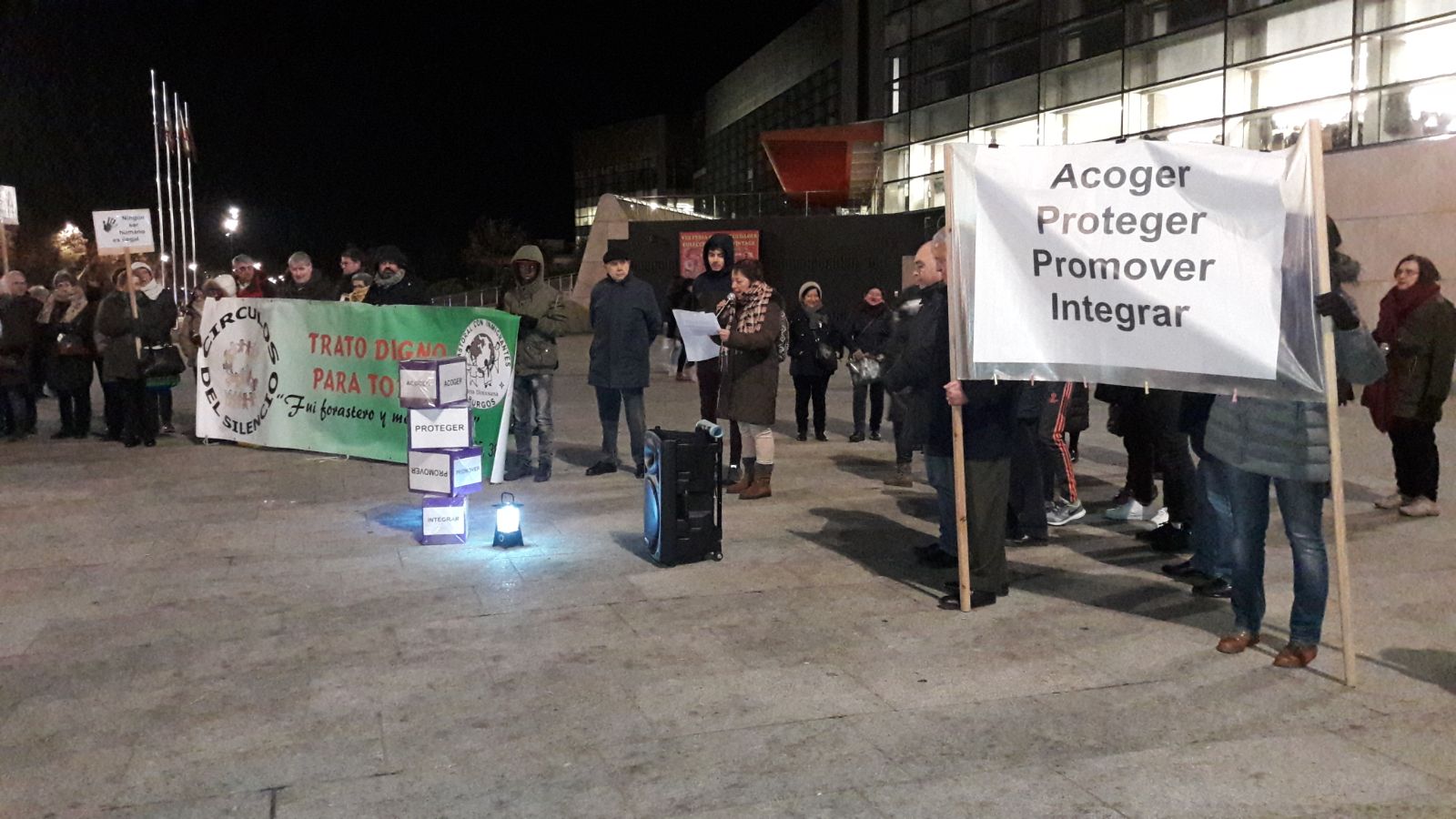 El Círculo de Silencio pide alternativas dignas a los Centros de Internamiento de Extranjeros 1 Circulosilencio20183