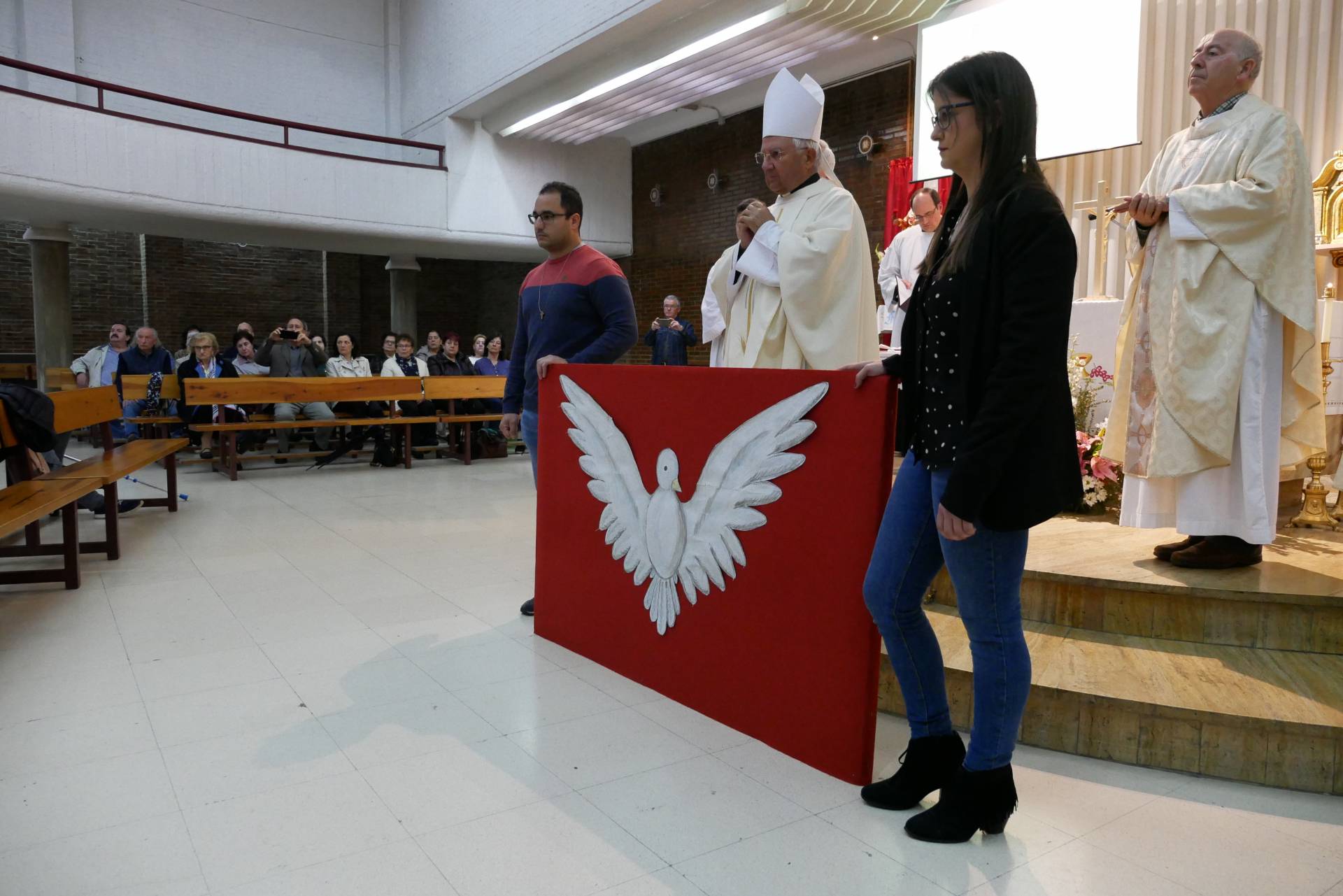 Veintidós adultos mirandeses reciben el sacramento de la confirmación 9 Confirmaciones Miranda 9