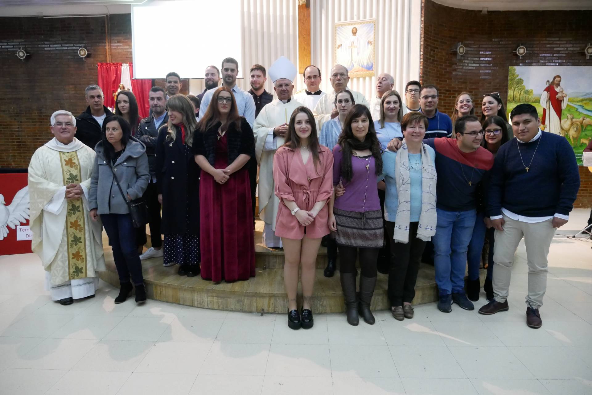 Veintidós adultos mirandeses reciben el sacramento de la confirmación 1 Confirmaciones Miranda