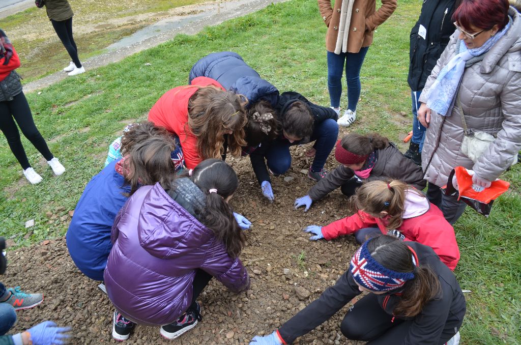 Una jornada para que los adolescentes descubran las obras de misericordia 2 DSC_0062.jpg