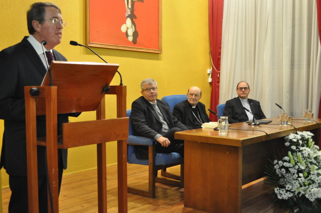 «Se debe recuperar la teología de la pregunta para anunciar el gozo de la fe» 3 DSC_0785
