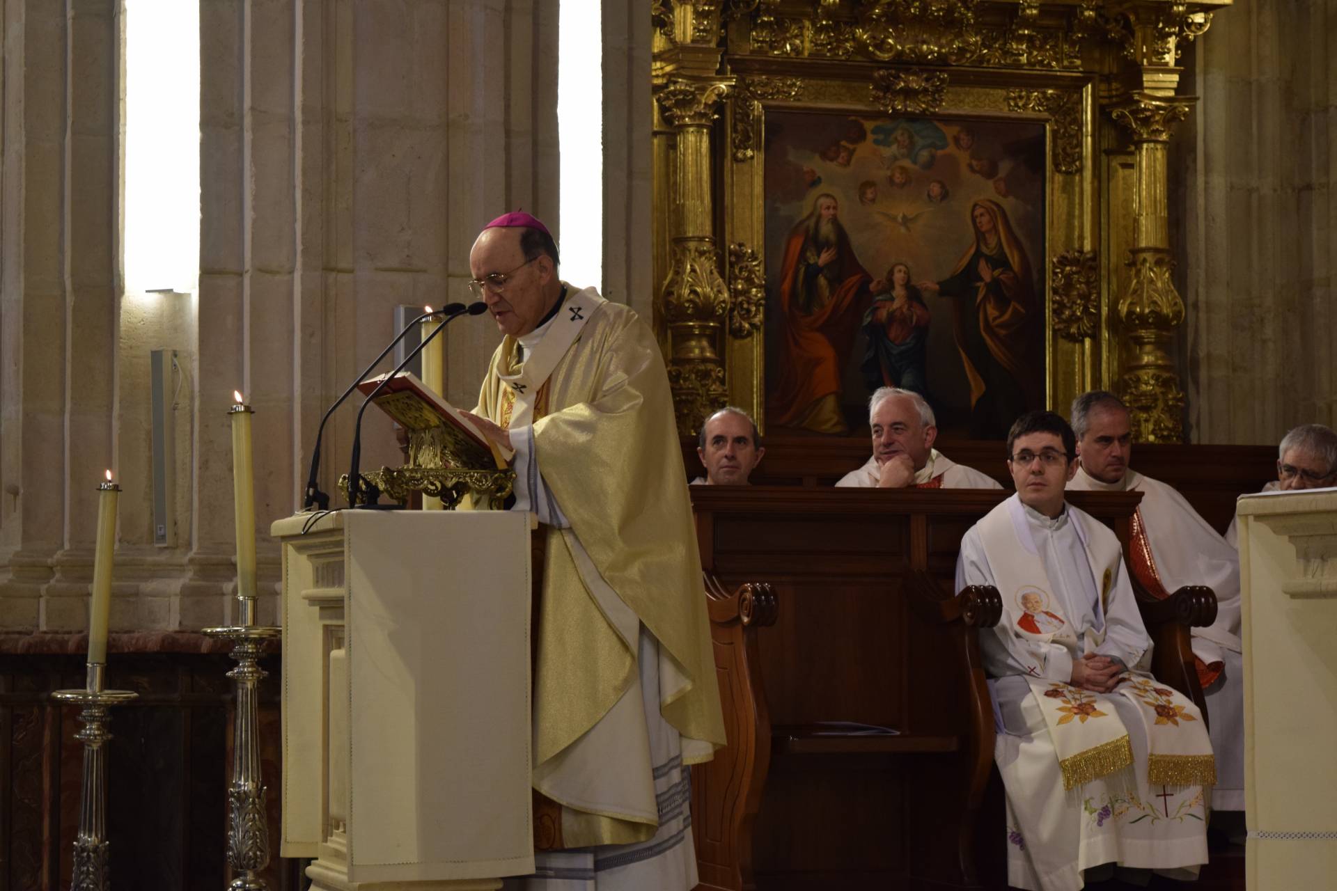 El arzobispo llama a los sacerdotes a vivir una «fidelidad creativa» para servir mejor 3 crismal 3