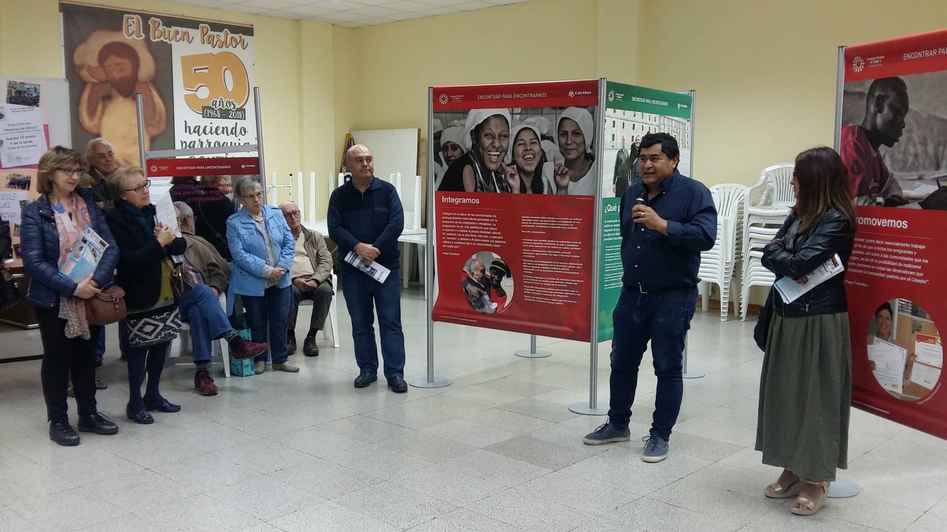 Música y testimonios acompañan la inauguración de la exposición «Encontrar para encontrarnos» 2 Exposicion acoger Miranda 8