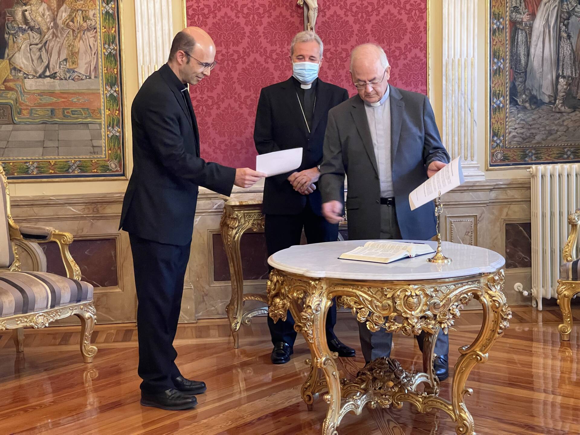 Los nuevos vicario general y secretario canciller toman posesión de sus cargos 4 FERNANDO6