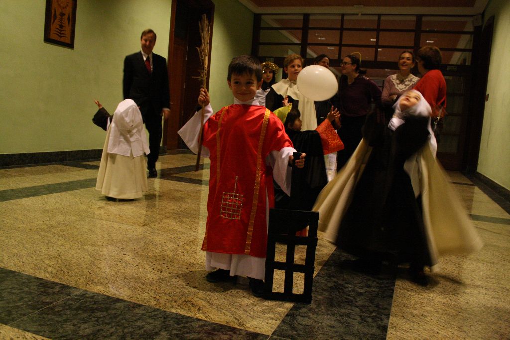 Catequesis de disfraces para celebrar la santidad 7 IMG_1081.jpg
