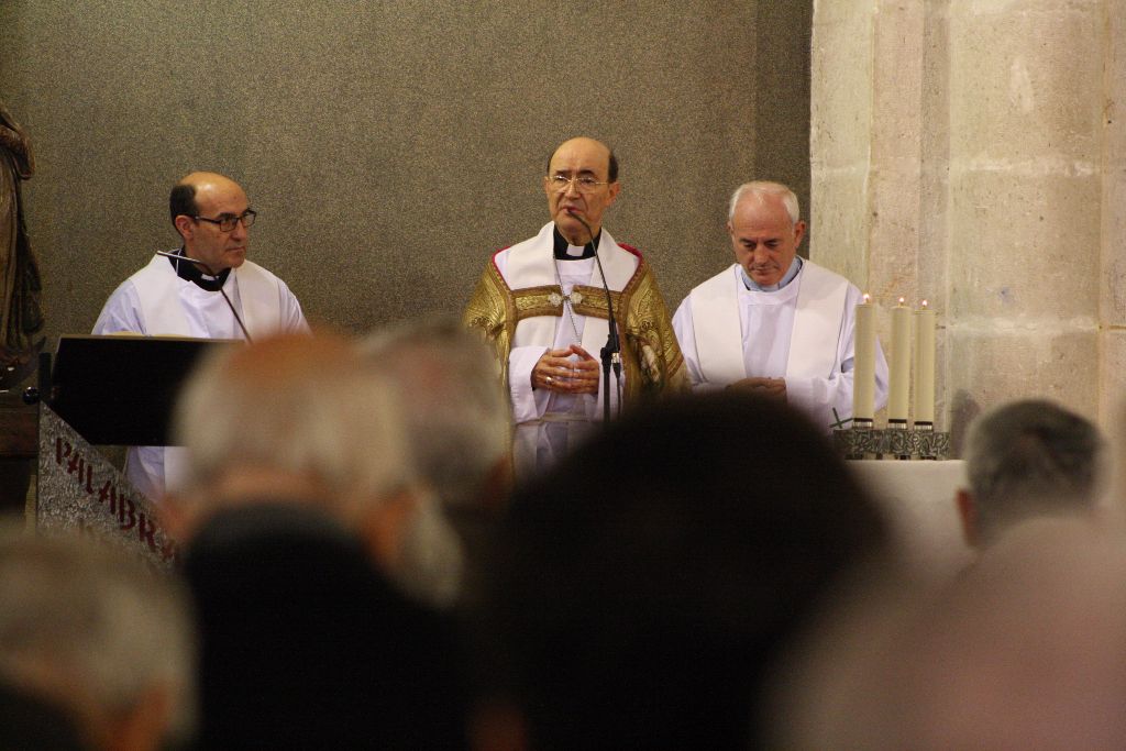 El arzobispo pide a los burgaleses «irradiar Navidad» en estos días de fiesta 3 IMG_2810.jpg