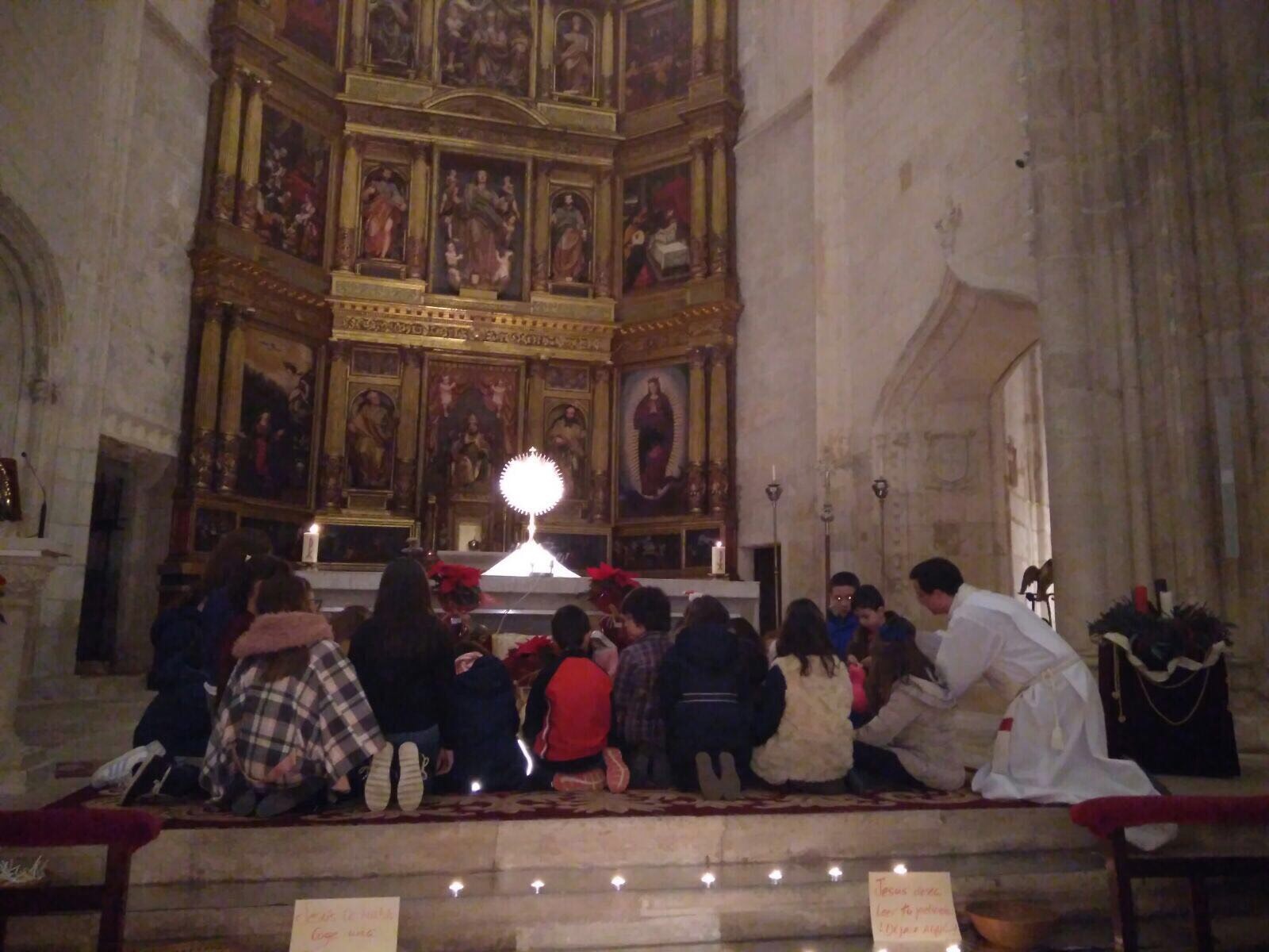Actividad de nueva evangelización por las calles de Aranda de Duero 2 IMG_2856
