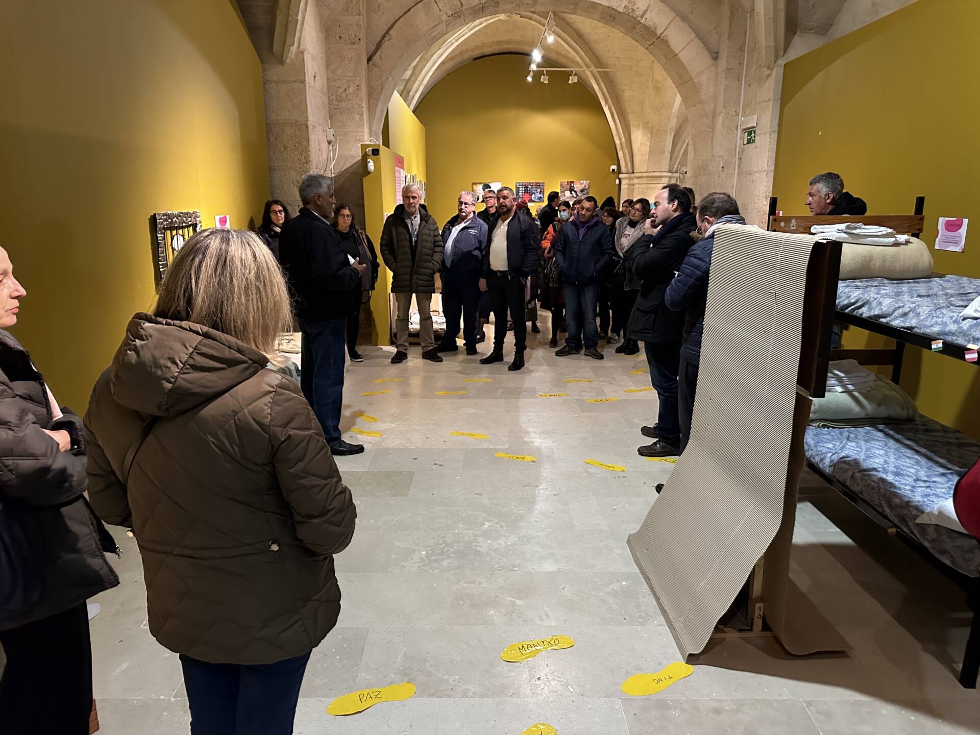 Más de 50 voluntarios y personas sin hogar de Caritas exponen en la sala Valentín Palencia de la Catedral 13 IMG_8182