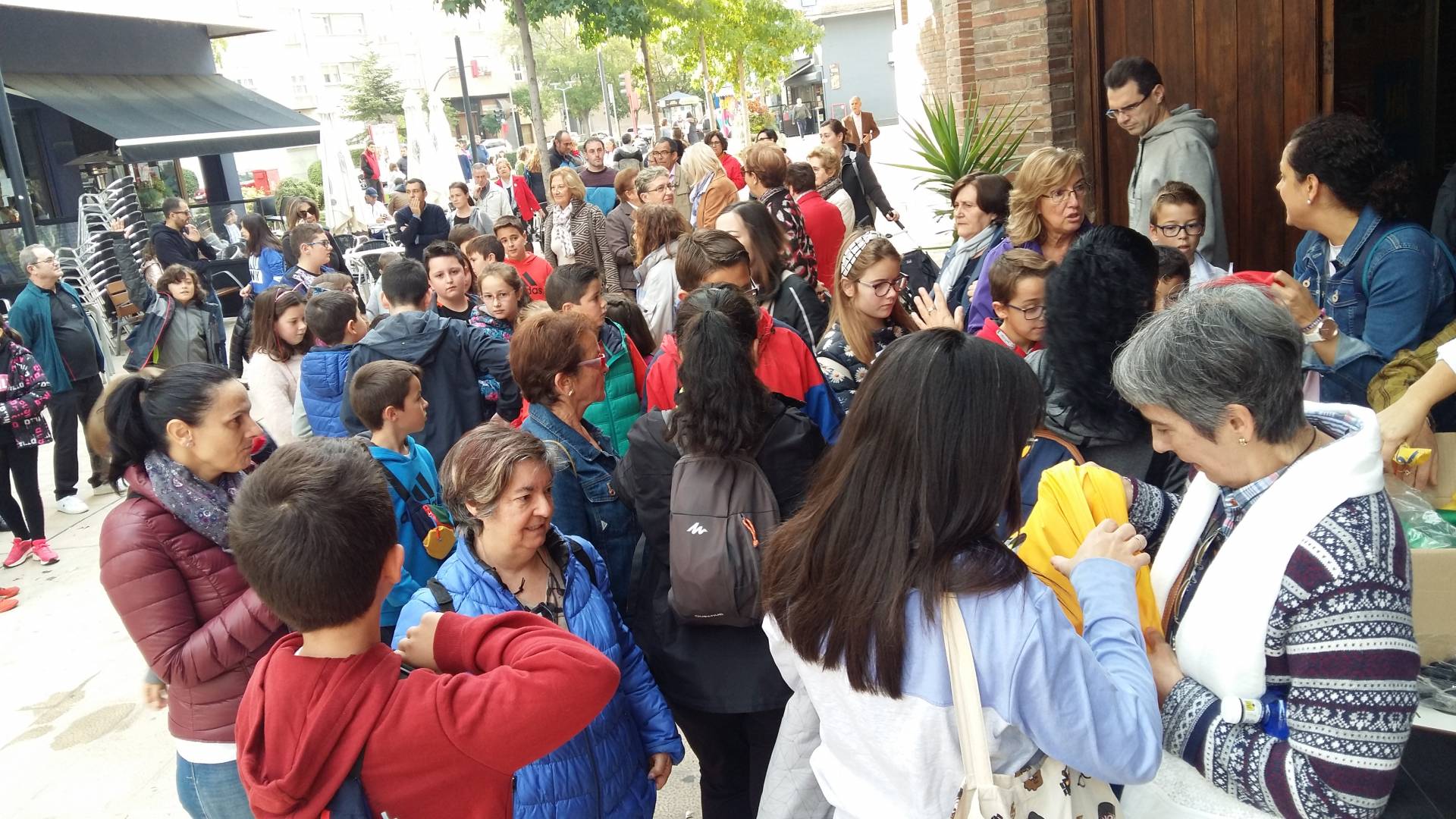 Cerca de 500 personas participan en la marcha misionera de Miranda 7 Marcha misionera 2