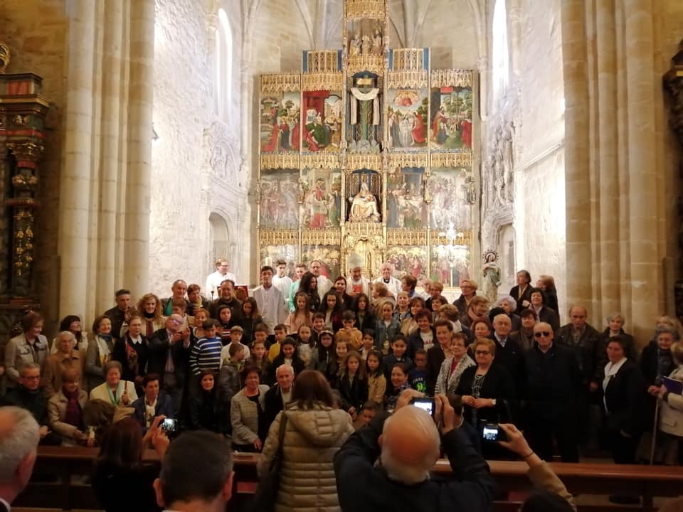El arzobispo concluye su visita a la unidad de atención pastoral de Medina 12 Medina 11