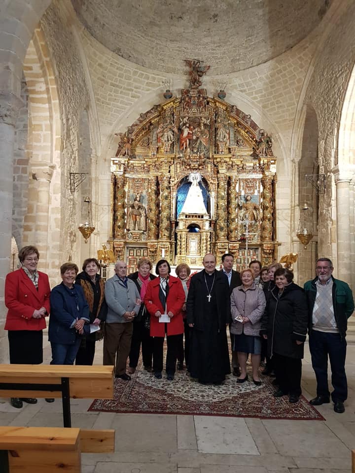 El arzobispo concluye su visita a la unidad de atención pastoral de Medina 6 Medina 6