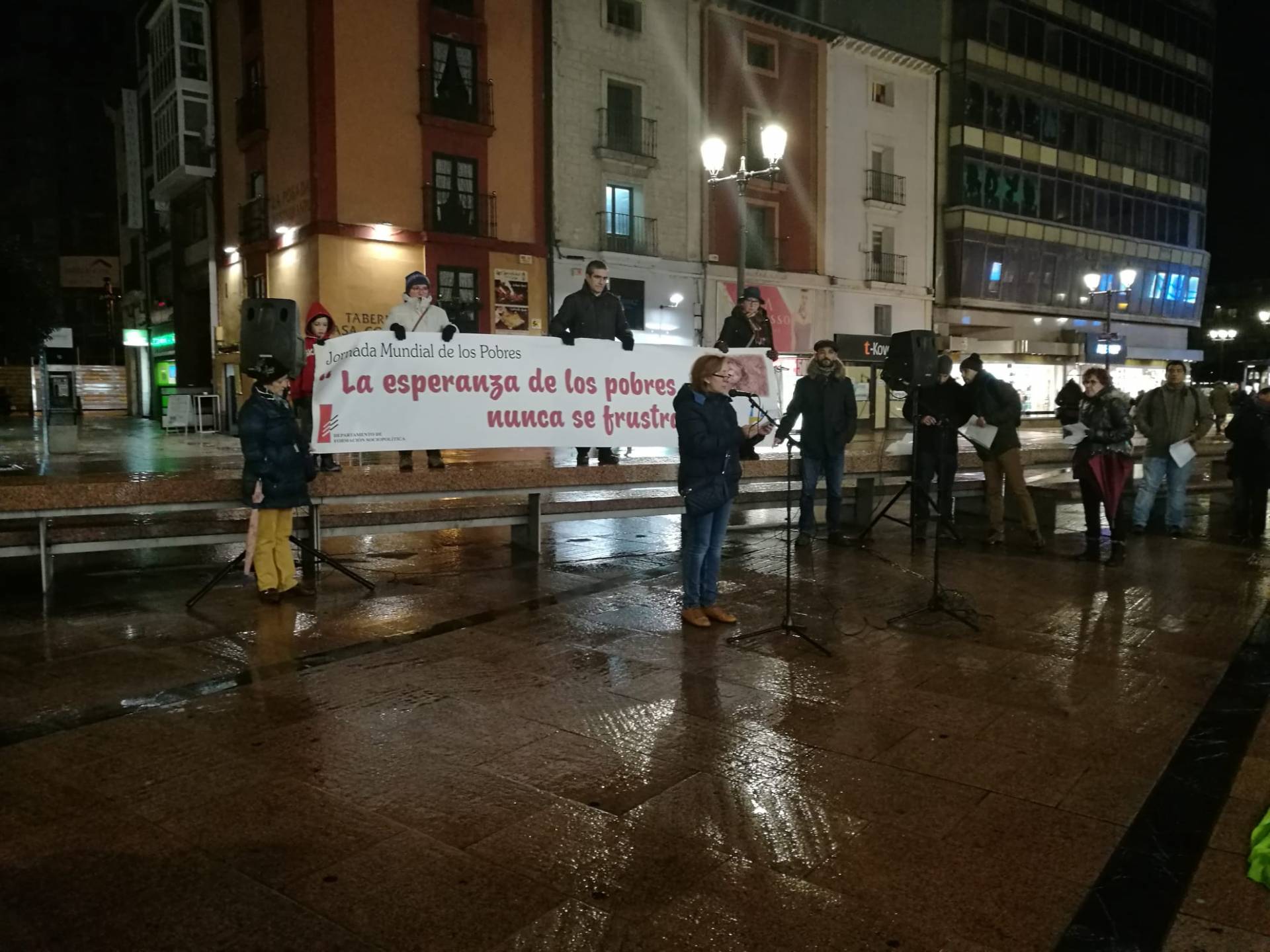 Un acto público para visibilizar los rostros de la pobreza 1 PObres 5