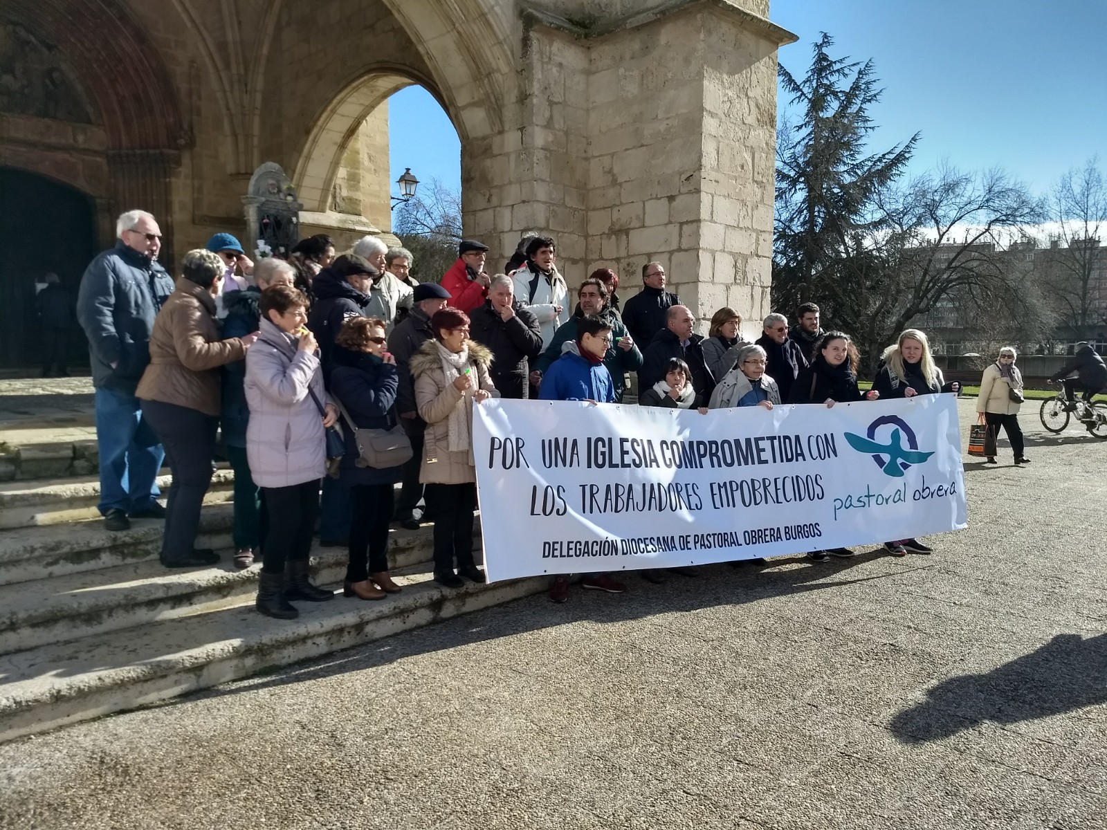 «Todas las personas deben vivir dignamente, se tenga trabajo o no» 8 Pastoral Obrera 8