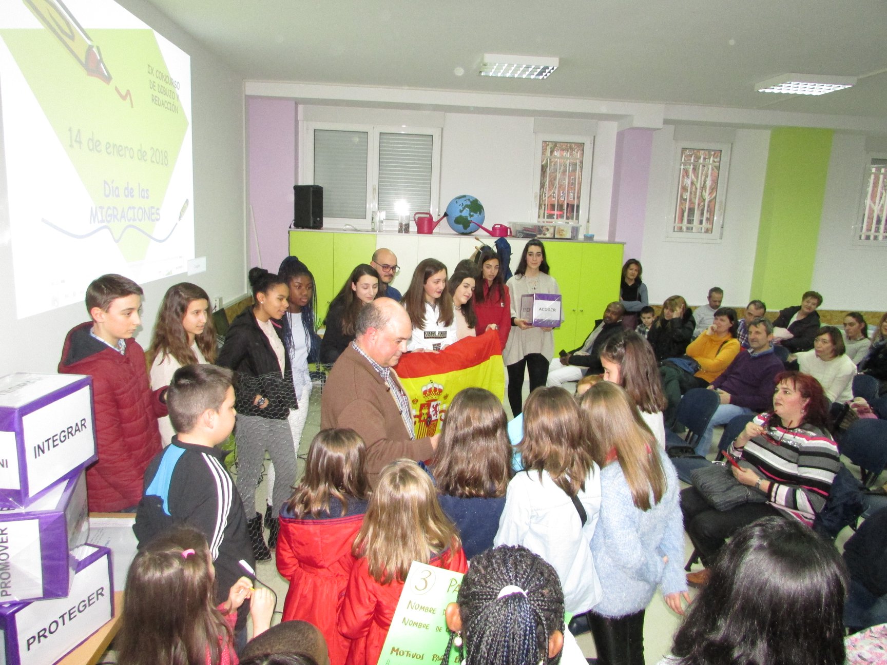 Niños que quieren «Acoger, proteger, promover, integrar» 1 Premios migraciones