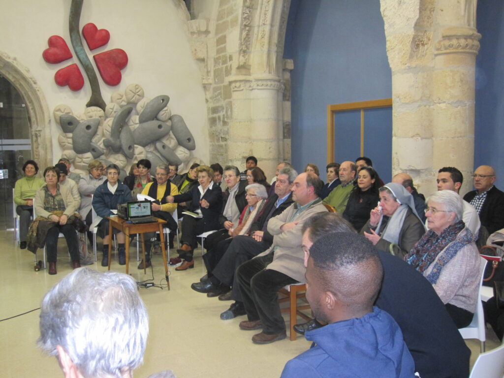 La diócesis aúna esfuerzos para acompañar a inmigrantes de segunda generación 1 En el encuentro se presentó el plan diocesano de pastoral con inmigrantes del próximo trienio.