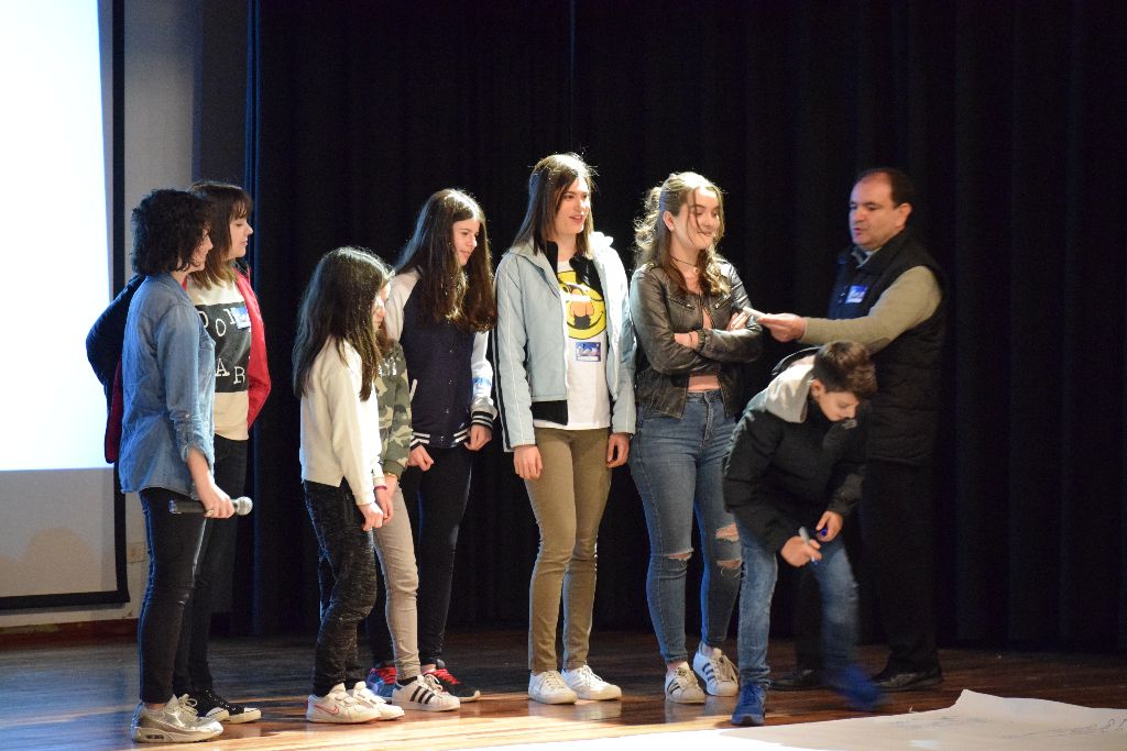 Adolescentes que «viven sus sueños» 1 adolescentes1.jpg