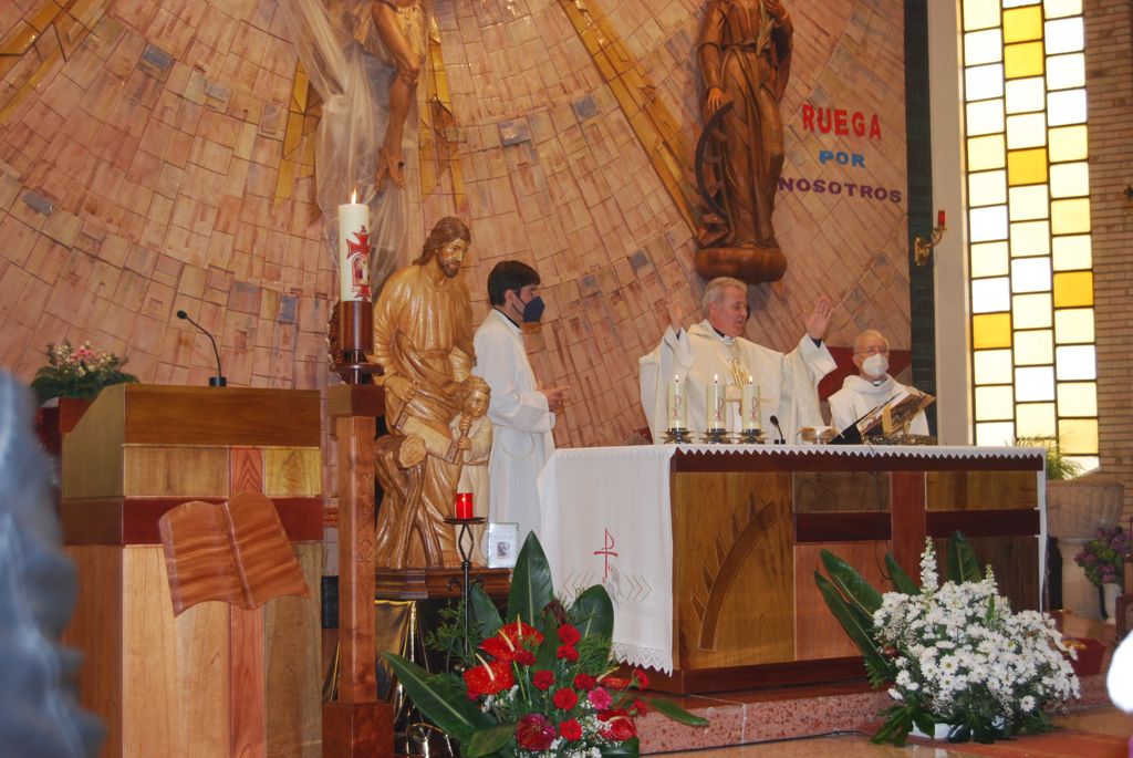 Nuevo altar de cedro para la iglesia de Santa Catalina 1 altar1