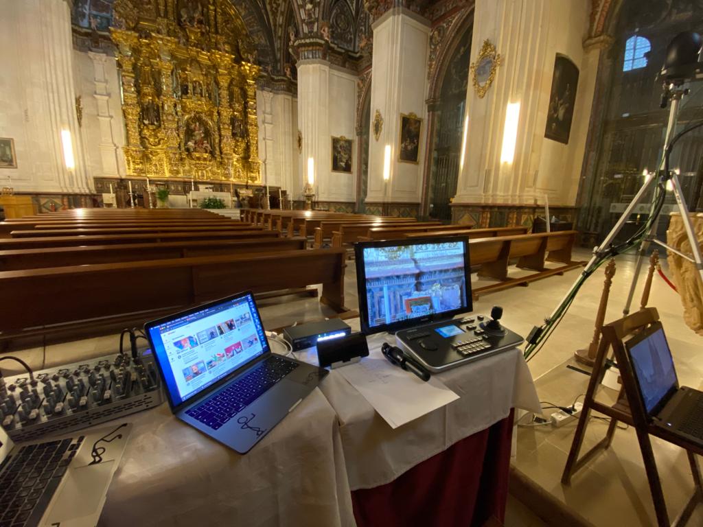 Un amor que se hace entrega en eucaristía, sacerdocio, y fraternidad 4 amor jueves santo catedral 4