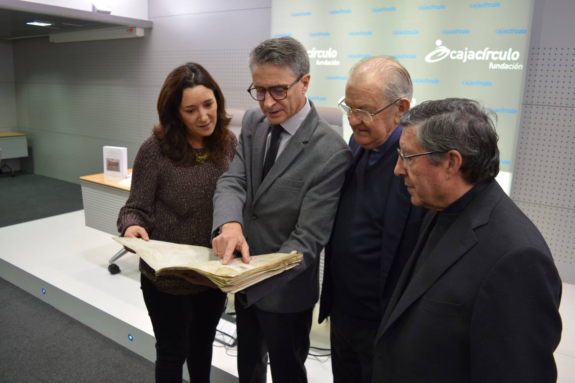El proyecto de catalogación e informatización del archivo de la Catedral cumple 25 años 5 archivo catedral_5