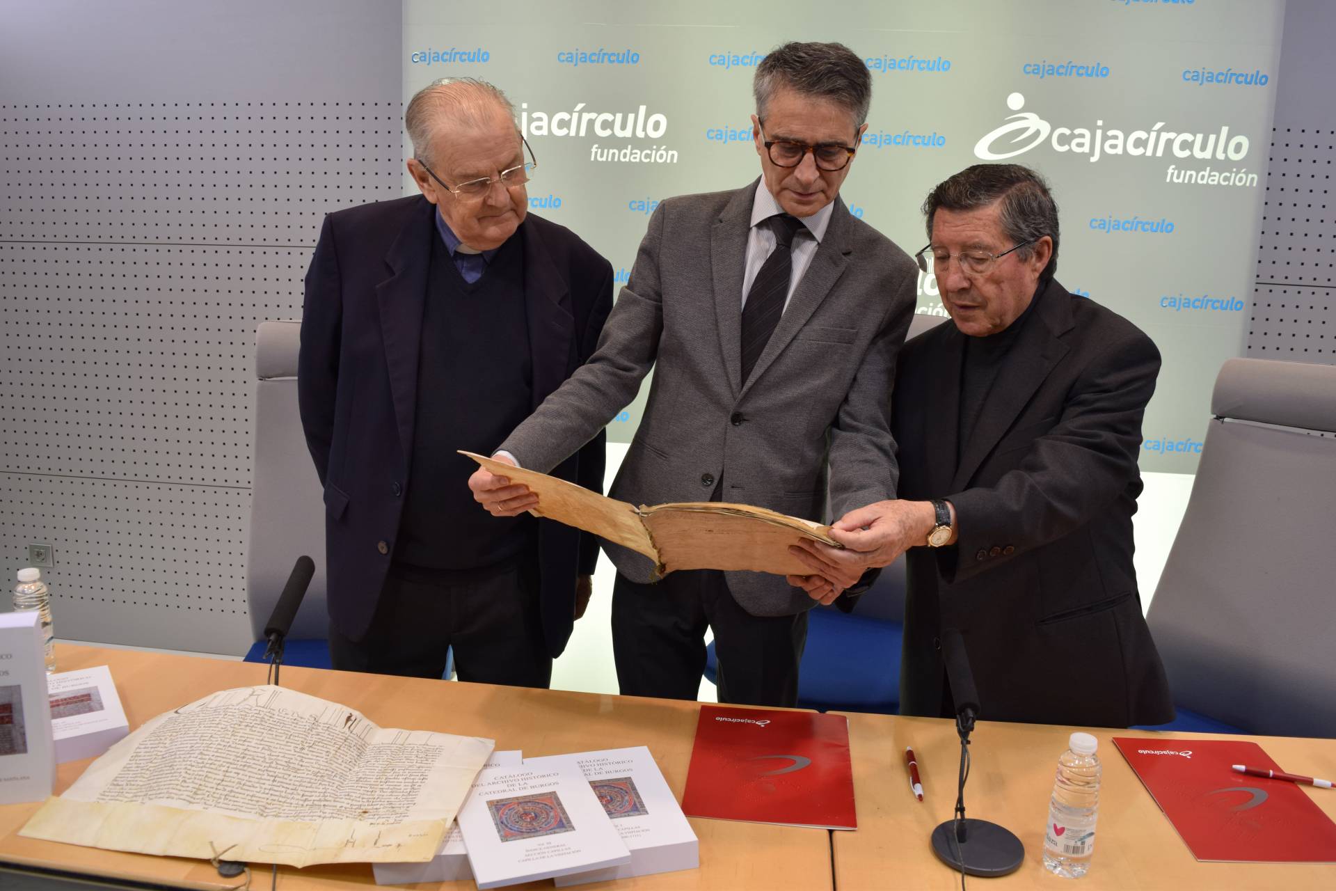 El proyecto de catalogación e informatización del archivo de la Catedral cumple 25 años 3 archivo catedral_7