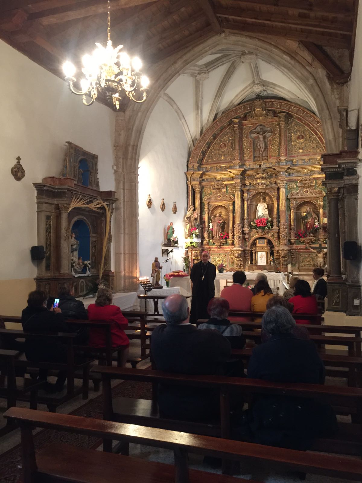 Don Fidel Herráez visita la unidad pastoral de Arcos de la Llana 3 arcos de la llana 3