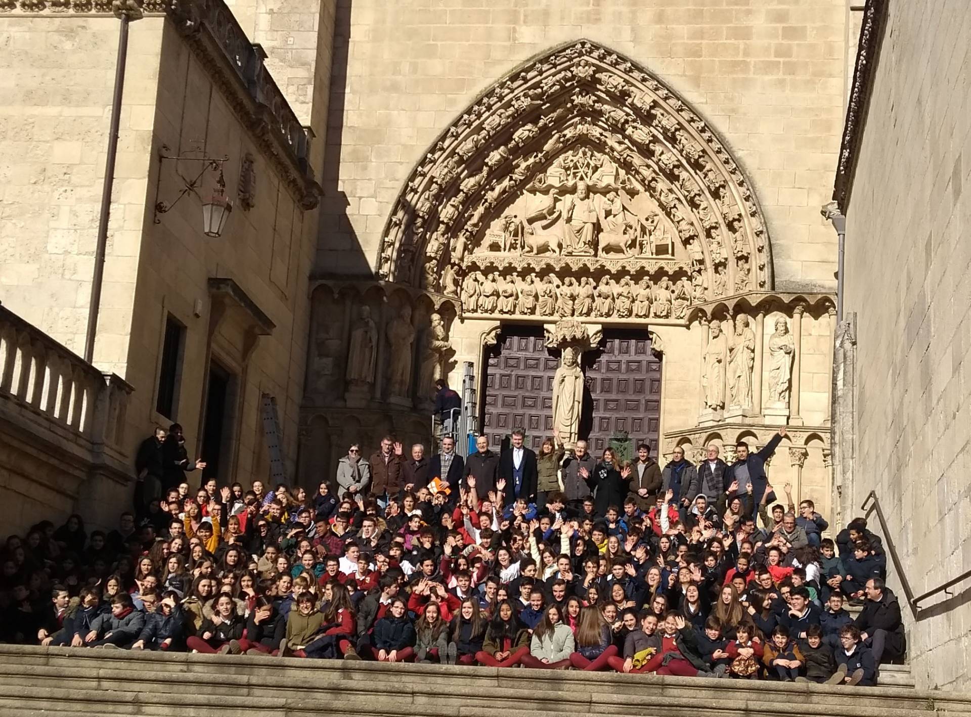 Estudiantes burgaleses emulan a los maestros constructores del gótico 1 arcos ojivales ok