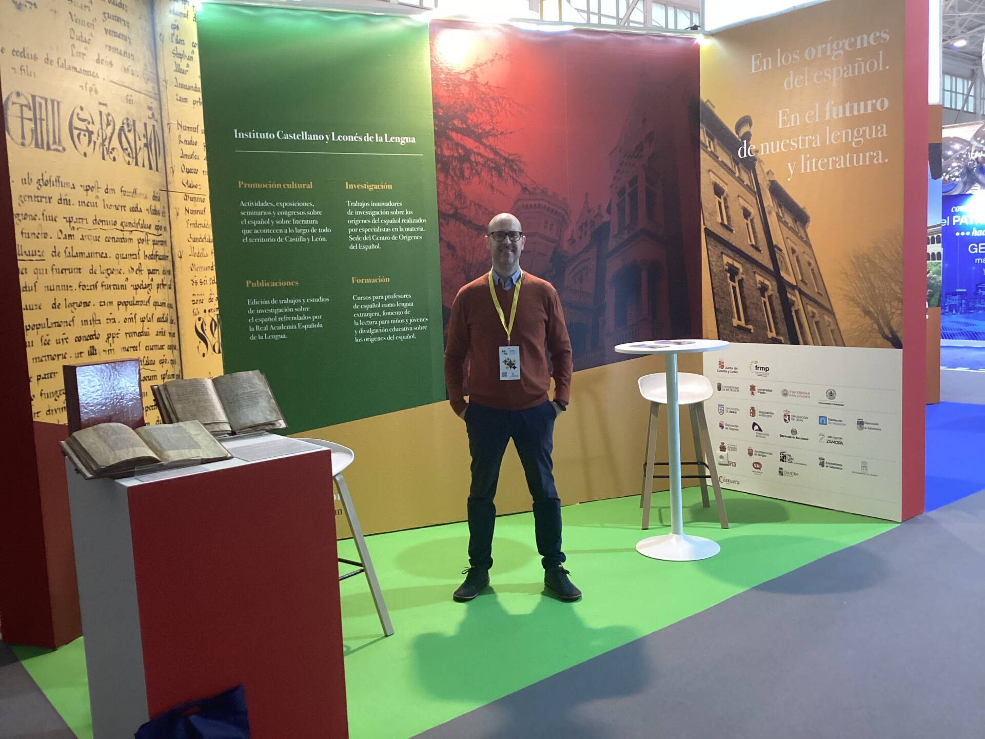 Mar Sancho, viceconsejera de Cultura y Turismo de la Junta de Castilla y León, reconoce la labor de Ars Burgensis en la Feria AR-PA 3 ars-burgensis-mar-sancho-cultura-castila-león-ar-pa_05