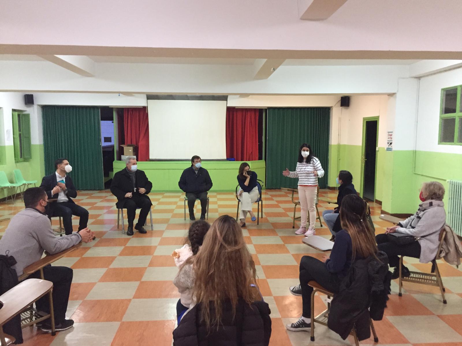 El nuevo arzobispo visita Cáritas 1 arzobispo mario iceta caritas