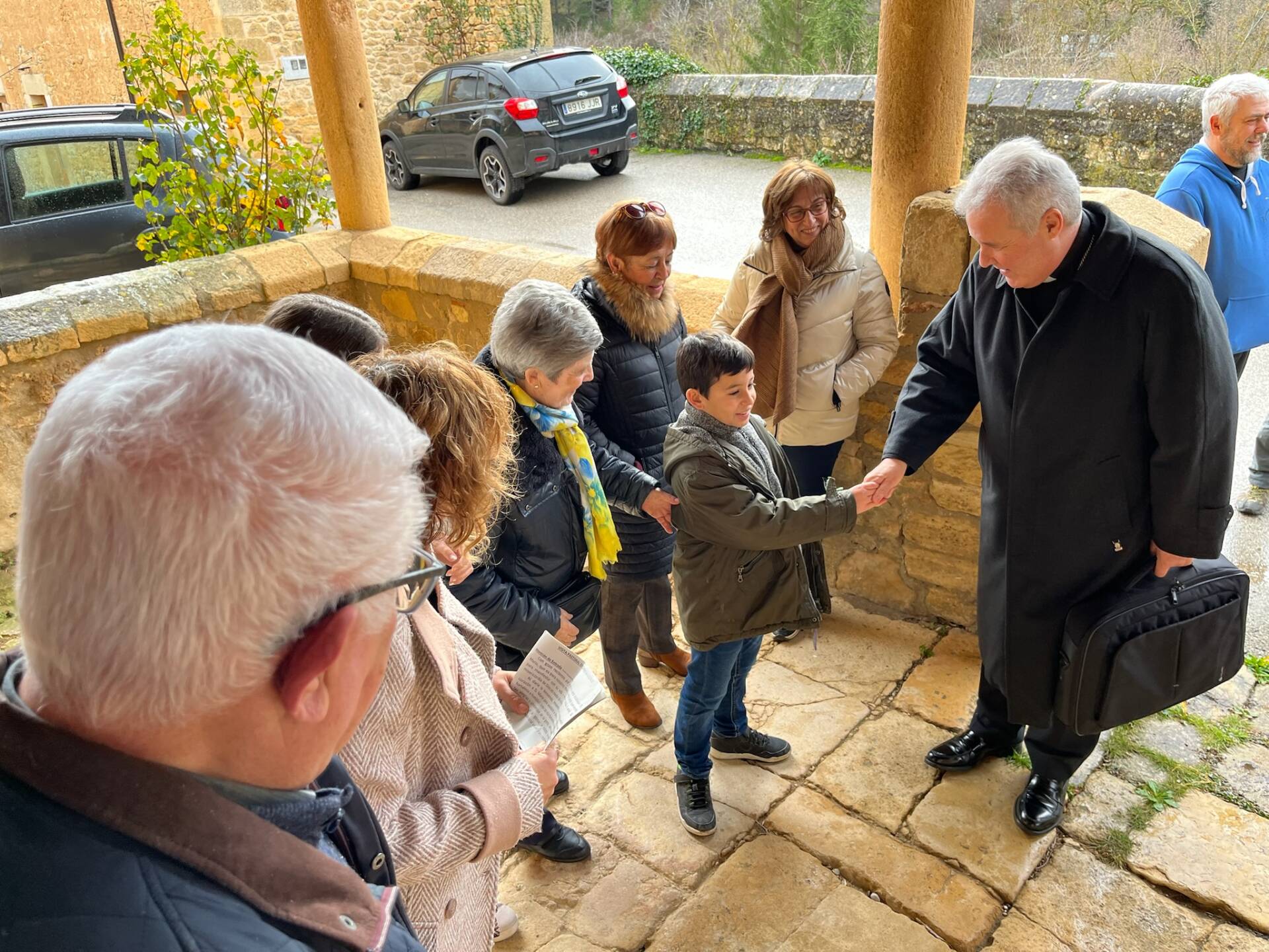 El arzobispo visita las unidades pastorales de Sedano y La Vega-Mercedes 1 arzobispo-visita-sedano-la-vega-mercedes_00004