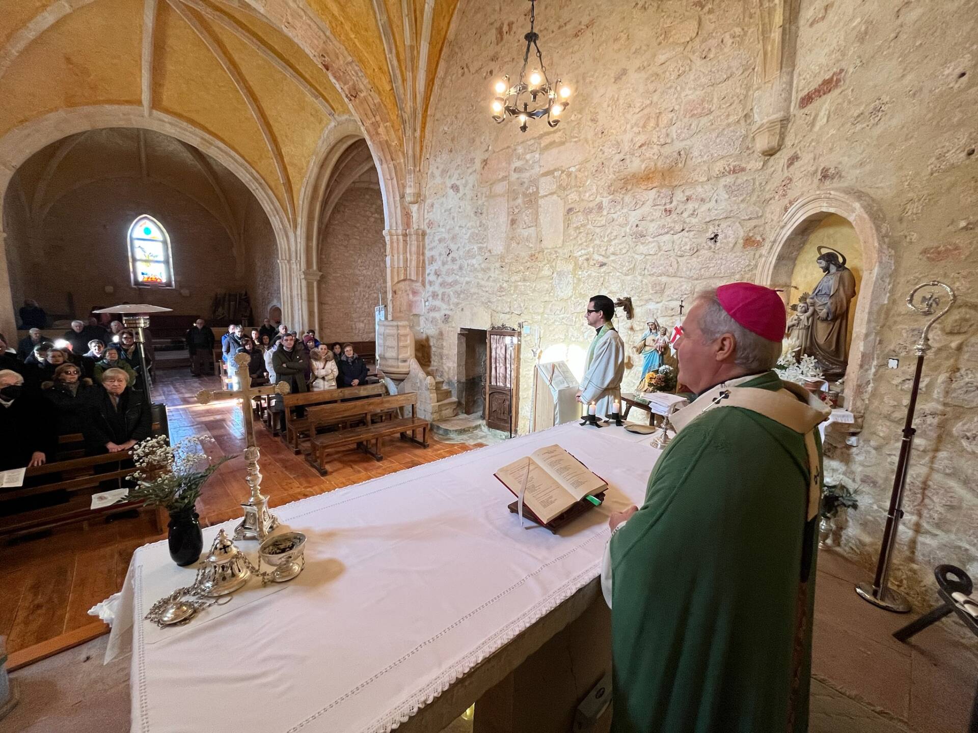 El arzobispo visita las unidades pastorales de Sedano y La Vega-Mercedes 20 arzobispo-visita-sedano-la-vega-mercedes_00019