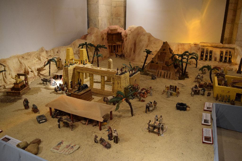 El belén de la catedral amplía su montaje con nuevas escenas y figuras 14 belen-catedral-burgos22.jpg