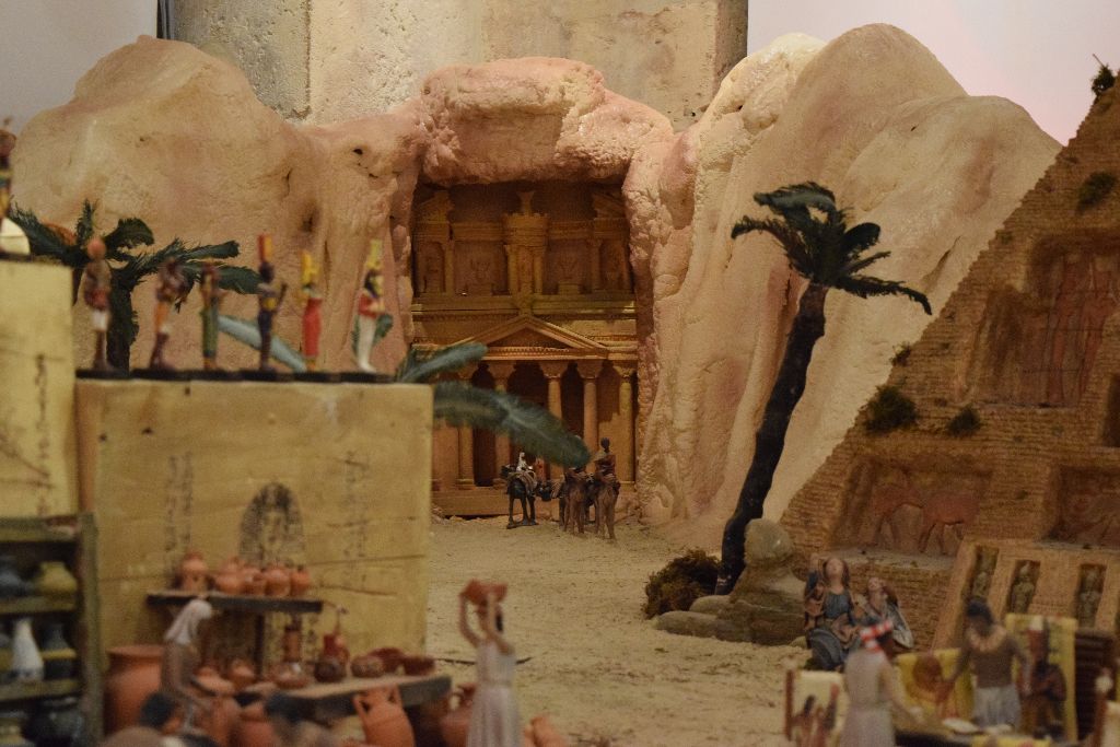 El belén de la catedral amplía su montaje con nuevas escenas y figuras 15 belen-catedral-burgos23.jpg