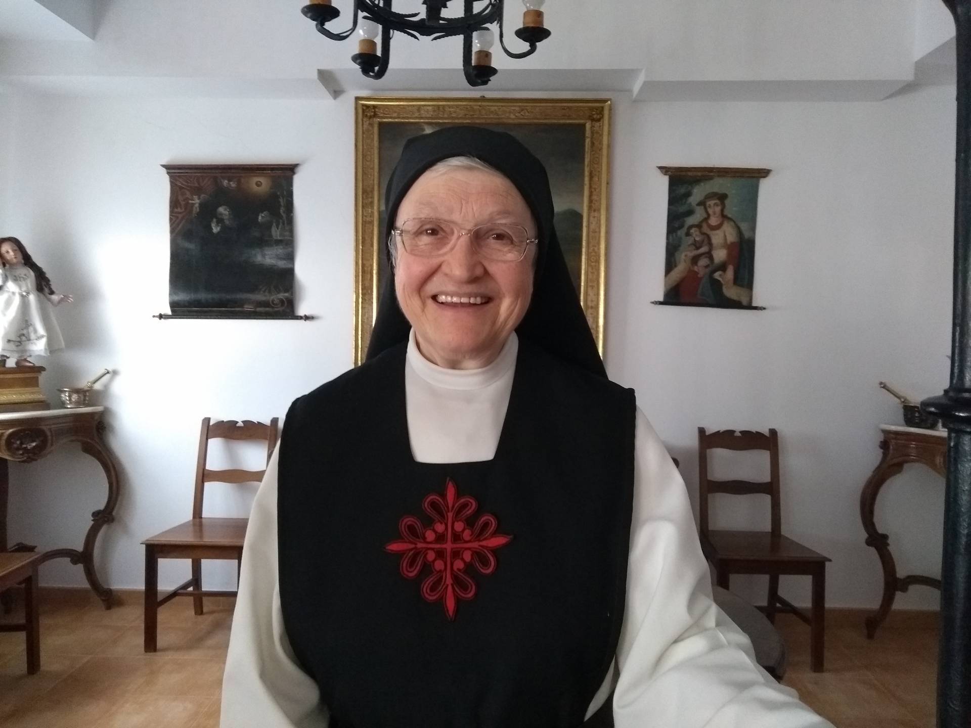 «No estamos aquí para cuidar piedras, las piedras no dan la felicidad» 1 La madre Juana es la abadesa de la comunidad.
