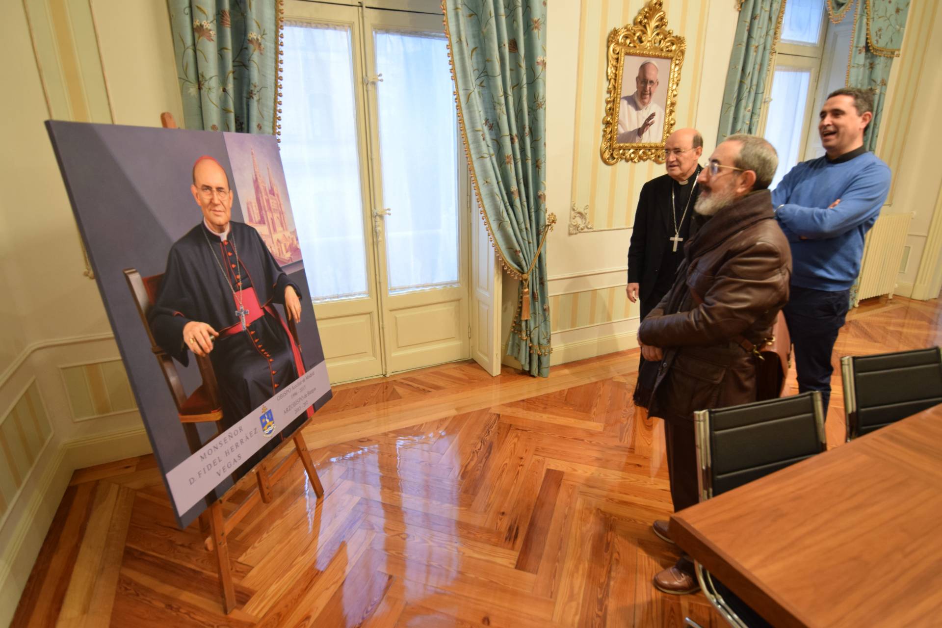 Cándido Pérez Palma pinta el retrato del arzobispo que lucirá en la capilla de Santa Catalina 1 candido perez palma arzobispo_1
