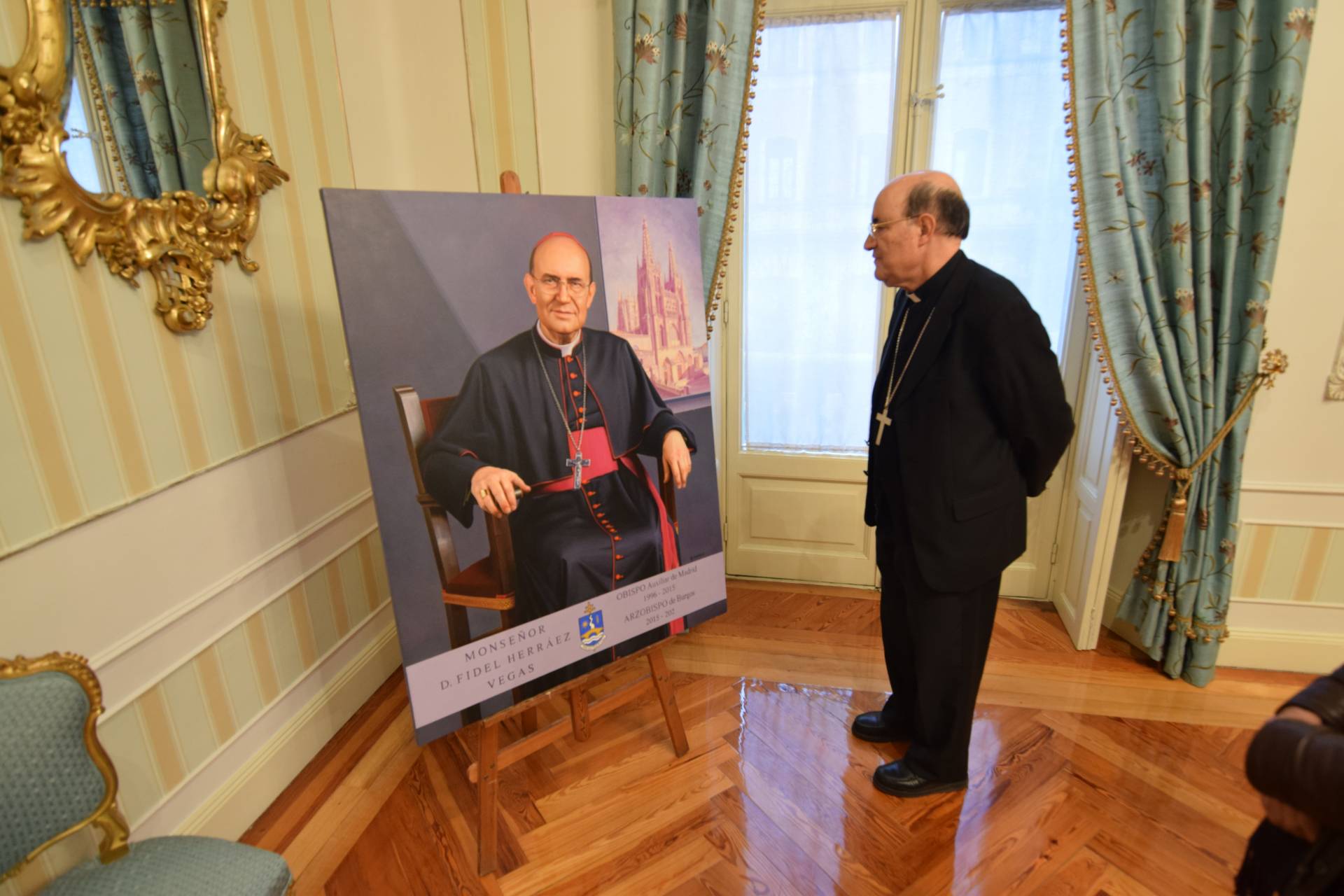 Cándido Pérez Palma pinta el retrato del arzobispo que lucirá en la capilla de Santa Catalina 2 candido perez palma arzobispo_2
