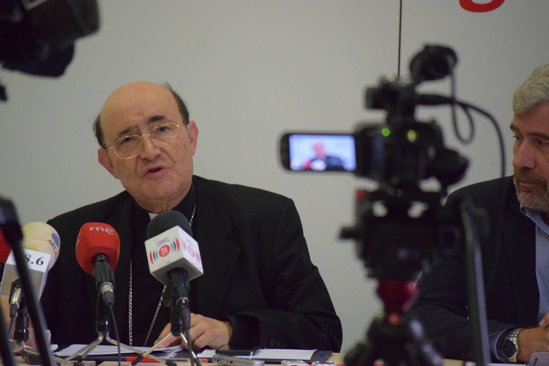 La caída de las donaciones pone en peligro la sostenibilidad de la actividad de Cáritas 2 caritas burgos_2
