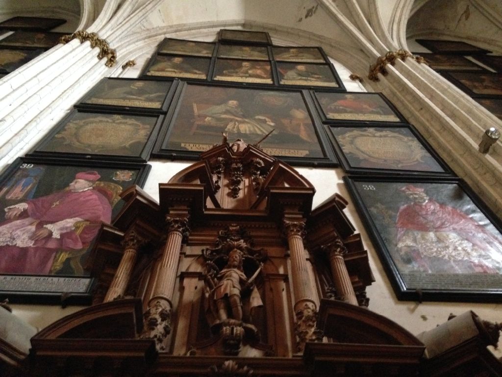 Retratos de obispos para conocer la historia de la diócesis 2 catedral-burgos.jpg