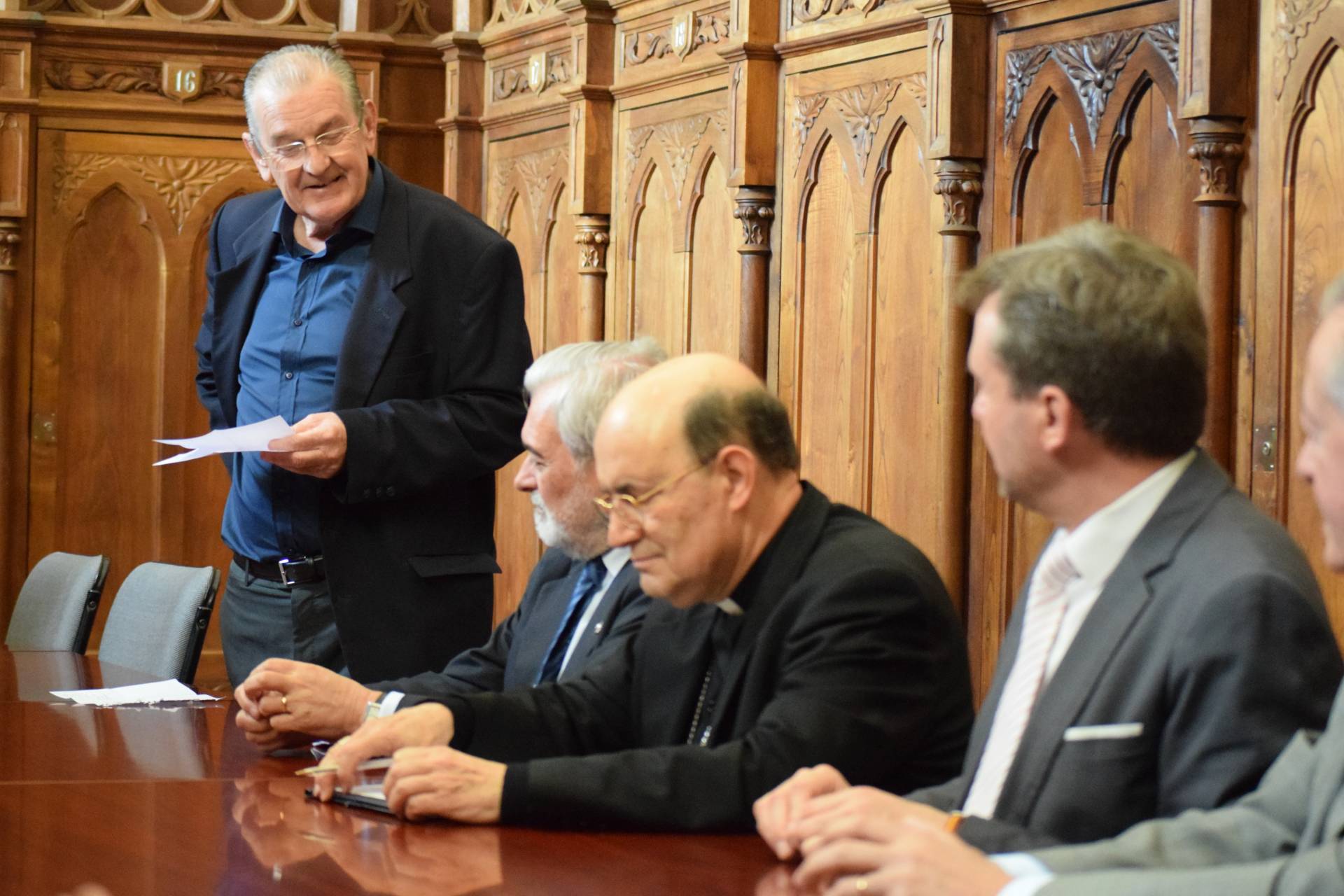 La Fundación VIII Centenario de la Catedral invita a la RAE a incorporarse al patronato 6 catedral burgos rae_5