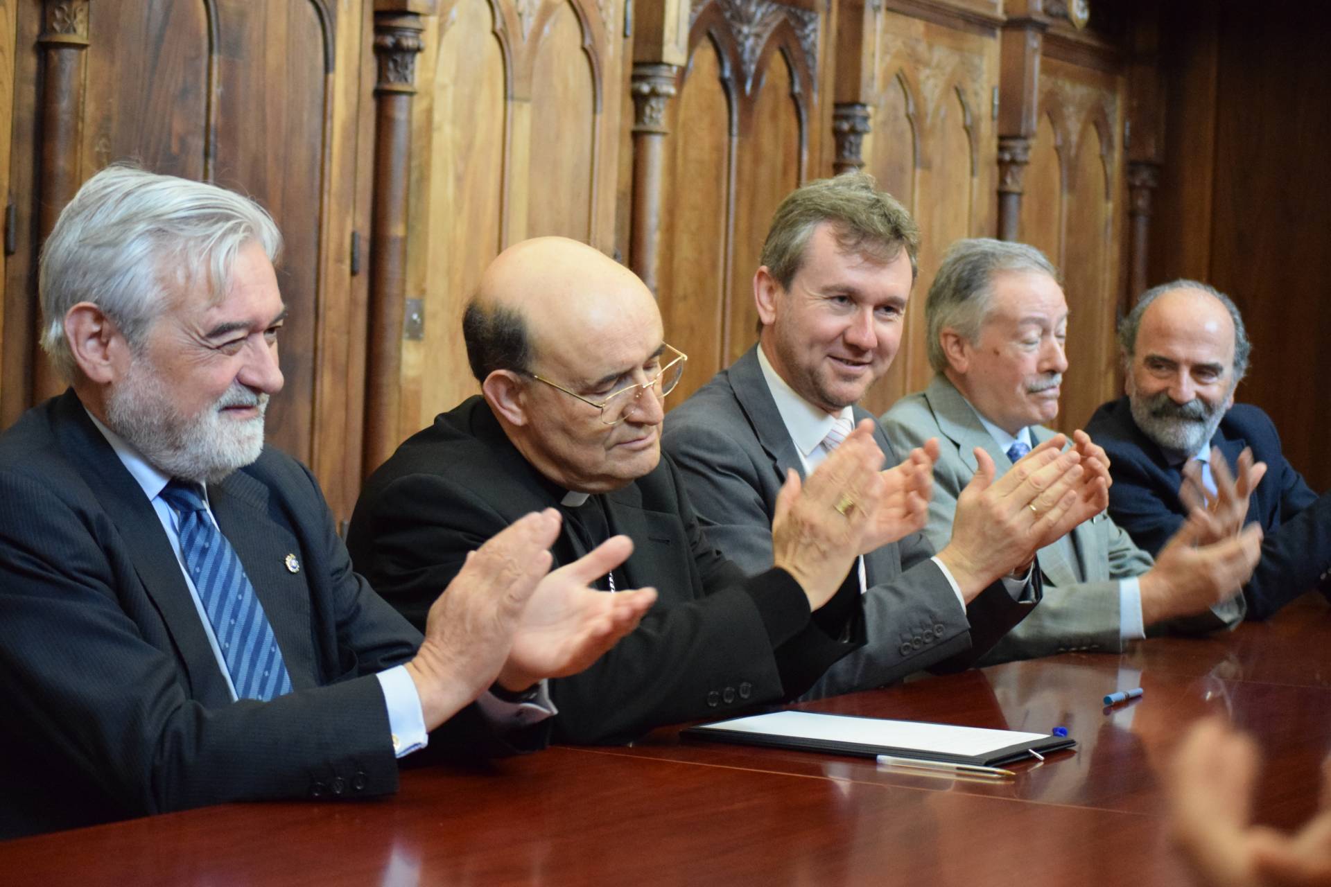 La Fundación VIII Centenario de la Catedral invita a la RAE a incorporarse al patronato 7 catedral burgos rae_6